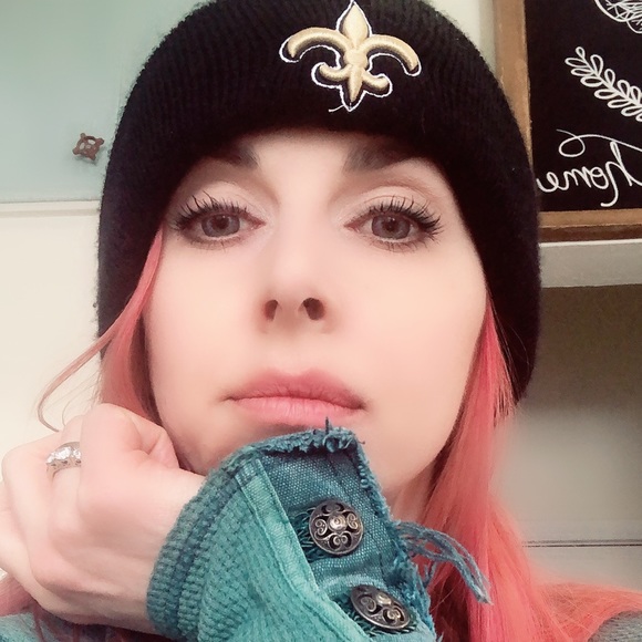 Meet your Posher, Debora - Picture 1 of 1